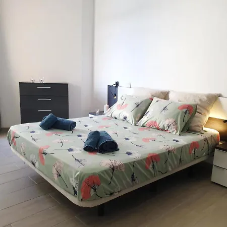 Pizarro Oceanfront By Canary365 *